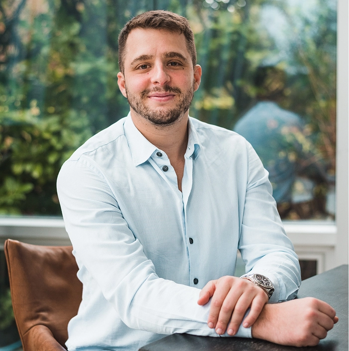 Karim ist Mitgründer von sy-team und arbeitet dort als SAP Senior Solution Architekt (PM/EAM).