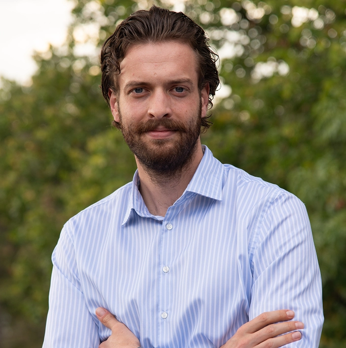 Christopher ist Mitgründer von sy-team. Er ist als SAP Senior Consultant/Architect (PM/EAM) tätig.